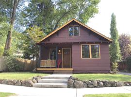 Bluebird Day - Cinder Cone Bungalow, hotel u gradu Bend