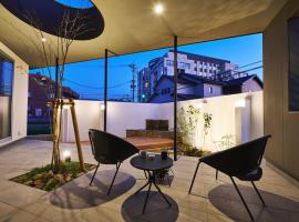 水響邸-blue sound villa- – hotel w mieście Karatsu