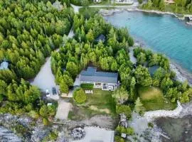 Legendary Tobermory Retreat With Hot Tub