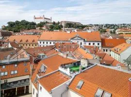 Arya - Spacious penthouse duplex with rooftop patio in the Main Square