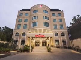 Ramada by Wyndham Jalandhar City Center: Jalandhar şehrinde bir otel