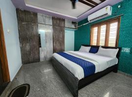 Vanamali Luxury HomeStay, hótel í Tirupati