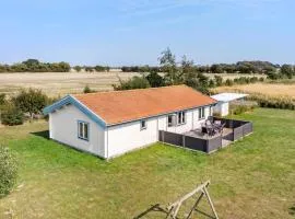 Lovely Home In Rødby With Kitchen