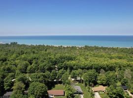 Affordable Sauble Beach Getaway, viešbutis mieste Sauble Beach