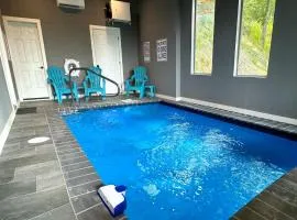 Sunset Splash Pool Cabin