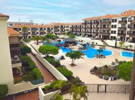 Beautiful 1BD Apt with a Patio and Pool, Balcon del Mar, B82