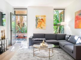 Hollywood 2 Bedroom Condo LA na โรงแรมในลอสแอนเจลิส