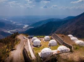 Navira Hills - Luxury Glamping Dome Stay in Rishikesh, hotel a Rishīkesh