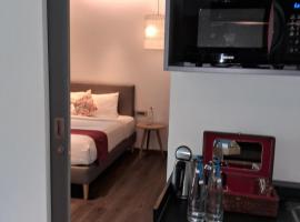 Astra Luxury Rooms and Cafe, hotel en Varanasi