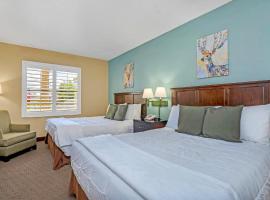 Condo with Hot Tub & Pool - Near Disney, hotell i Orlando