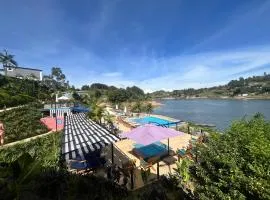 Viajero Guatapé Hostel & Lake Club