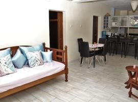 Daima Suites and Holiday Home، فندق في أوكوندا