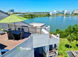 TerraceOn8 Key Lime - Private Terrace with Perfect View, Kitchen near Universal & OCCC