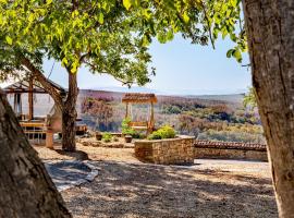 Complex ARBANASHKI STYLE-Panoramic View with Summer and Winter terrace, Jacuzzi, Sauna, Children's and Adult Area with Cinema Summer, khách sạn thân thiện với thú nuôi ở Arbanasi