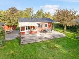 Cozy Cottage At Tuse Næs In Holbæk