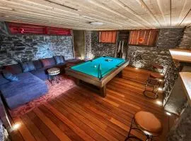 4BDR Alpine Chalet with Game room and Sunny terrace