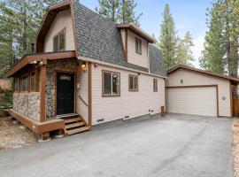 Three Bear's Bungalow - Close to Slopes!, hotell i Big Bear Lake