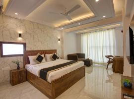 Hotel The Emporio Grand Near Vaishali Metro Station, hotel v mestu Ghaziabad