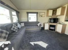 Great caravan with homely feel in Clacton-on-Sea