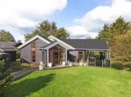 Gorgeous Home In Hjørring With Kitchen