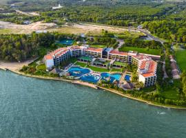 Vietsovpetro Ho Tram Beach Resort & Spa, отель в Хочаме