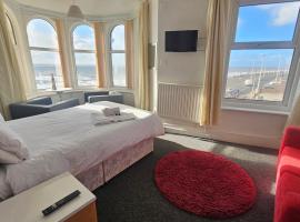 Bowies Lodge: Blackpool şehrinde bir otel