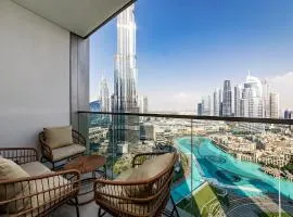 Luxury 2Bdr Apartment with Burj Khalifa and Fountain View