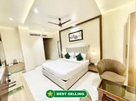 HOTEL VEDANGAM INN ! VARANASI - Forɘigner's Choice ! fully Air-Conditioned hotel with Parking availability, near Kashi Vishwanath Temple, and Ganga ghat Breakfast-included - 3