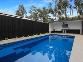 Modern retreat. Pets welcome, hotel en Moama