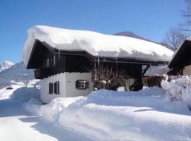 Gemütliches Ferienhaus in Lofer mit Garten, hotel v destinácii Lofer