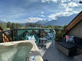 ML4- Private Rooftop Hot Tub Oasis- Entire townhouse with MTN View