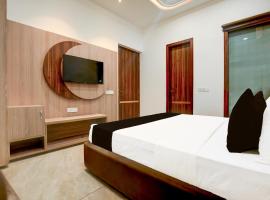 Super Hotel O SS GRAND SUITES، فندق في لوديانا