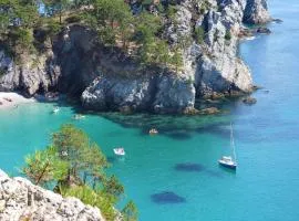 charme au centre de morgat , les plages et les restaurants a pied