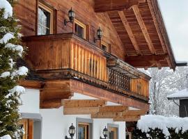 Das gemütliche Chalet im Bergdoktordorf Ellmau, hotel em Ellmau