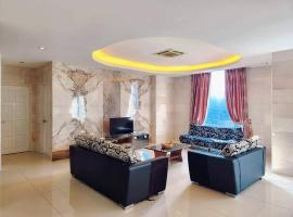 Ipoh Kinta river front luxury pent house 4br 18pax, khách sạn ở Ipoh