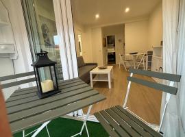 Espacioso Apartamento Familiar con terraza en Aranjuez - Confort, Tranquilidad y Netflix Incluido、アランフェスのホテル