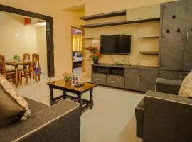 S V IDEAL HOMESTAY -2BHK SERVICE APARTMENTS-AC Bedrooms, Premium Amities, 2KM to Tiruchanoor Padmavathi Temple , 6KM to Alipiri, 24 HOURS Service BOYS Available