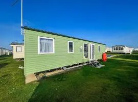 Lovely 8 Berth Caravan Nearby Scratby Beach In Norfolk Ref 50021F