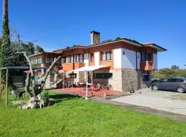 Casa con Jardín, Barbacoa, Parking a la entrada de Gijón