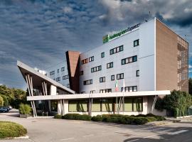 Holiday Inn Express Milan-Malpensa Airport, an IHG Hotel, ξενοδοχείο στο Κάζε Νουόβε