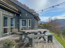 3 Bedroom Awesome Home In Nordfjordeid