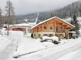 24 Chalet - Apartment direkt an der Skipiste in Bad Kleinkirchheim