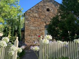 Clare Valley Heritage Retreat, hotel in Clare