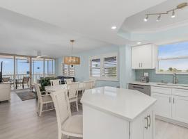 Estero Condo: Views, Pool, Near Sanibel & Times Sq, hotel em Fort Myers Beach