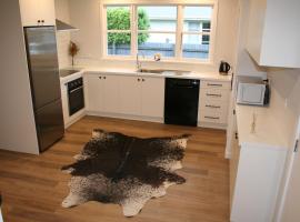 Cosy Renovated Bungalow Awaits Your Arrival, hotel v destinácii Ashburton