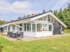 Awesome Home In Løkken With Indoor Swimming Pool, hotell i Lønstrup