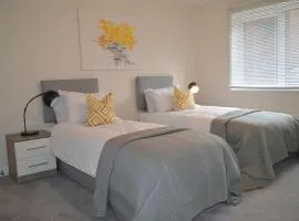 Contractor Accommodation - Sleeps 7 - Peterborough