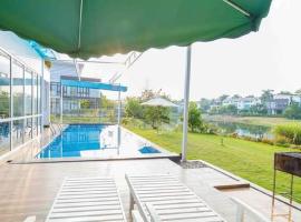 Flamigo Dai Lai Resort - Happy Villa – hotel w mieście Ngọc Quang