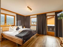 Haus Schroll, hotel v mestu Ried im Zillertal