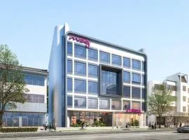 Moxy Suzhou City Centre